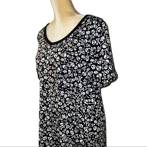 Lularoe black and white skull and crossbones top! - Picture 3 of 8